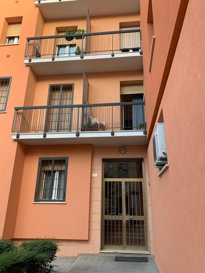 Comfortable Room Suitable 1-2 Pax Bolonia Exterior foto